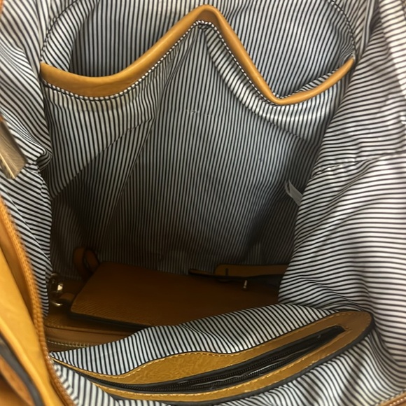 Mustard yellow shoulder bag - Picture 4 of 11